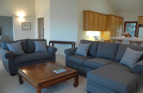 Watsonville Casa | ¡Vistas panorámicas del océano para 12! Perfecto para familias, pasos de playa, nuevo ping pong