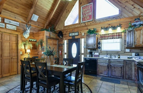 Branson Cedars Casa | Sweet Life Cabin | 2 Bed, 2 Bath