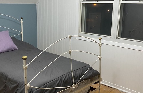 Red Deer Casa | Sweet little house in a sweet location