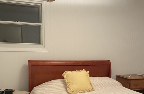 Red Deer Casa | Sweet little house in a sweet location