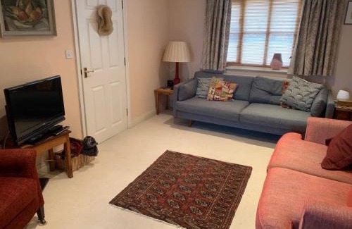 Frome Casa | Sweet Modern Country Cottage with Garden