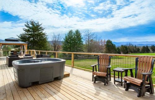 Sevierville Casa | Sweet Mountain Escape - View, Hot Tub, & Fire Pit!