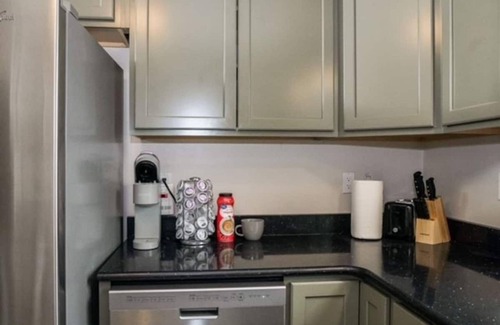 Central - Terry Cabaña | Sweet & Petite Midtown Cottage for 5-Long Stays Welcome