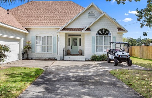 Gulf Pines Casa | Sweet Spot - Newly Renovated, Heated Pool, Golf Cart, Deeded Beach Access!