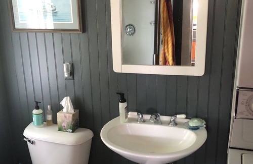 North Kingstown Casa | Dulce cabaña frente al mar