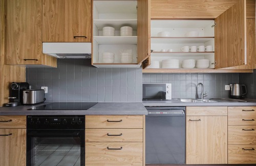 Wipkingen Apartamento | Sweet Wipkingen 2BR, close to River, Market & Transport, by Blueground