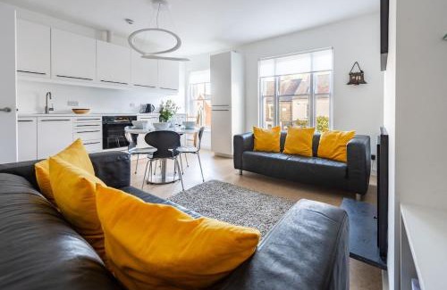 Norwich Apartamento | Swift Host - 2 Bedrooms - Apartment - Great Location - Parking