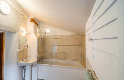 Great Hockham Casa | Swift Host - 2 Bedrooms - Period Cottage - Garden - Village Location - Dog Friendly