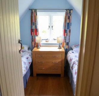 East Dereham Casa | Swift Host - Rose Lodge - Sleeps 4 - Gardens - Dereham - Pet Friendly