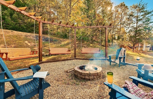 Gatlinburg - Pigeon Forge Cabina | Swim Spa, Fire pit, 3King Bed, Dog, Spacious Parking in Wears Valley