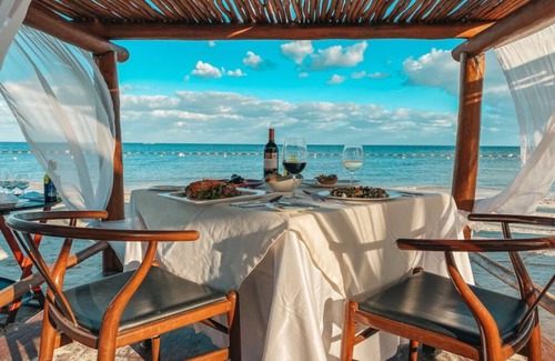 Puerto Morelos Apartamento | Swim-up Luxury Suite: A Caribbean Retreat, ALL-INCLUSIVE WITH PREMIUM BENEFITS