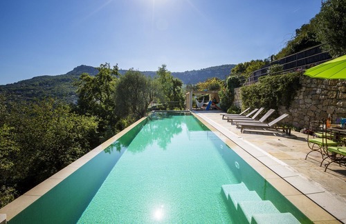 Le Bar-sur-Loup Villa | Privada, tranquila y hermosa villa elevada