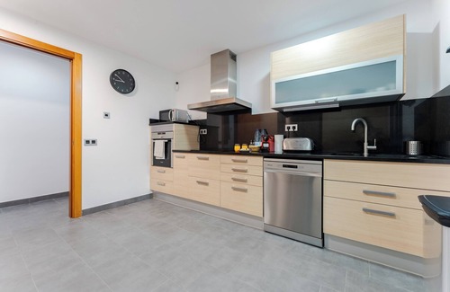 Agora Parc Chalet De Esquí | Casa Kibo | Piscina & BBQ | entre Costa Brava & Montaña