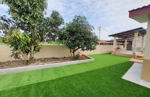 Krubong Casa | Swimming pool with 5 bedroom house Full AC near Stadium Hang Jebat