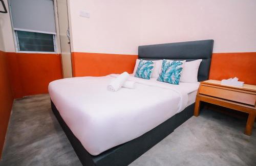 Downtown George Town Hotel | Swing & Pillows - 75 Chulia St, Georgetown Penang