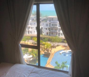 Tanjung Apartamento | Swiss Garden Residence Pool Sea view Beach Resort LUXURY apartment & FaMiLy SUITE