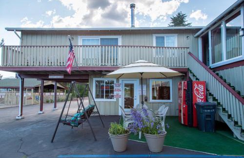 Mount Shasta Hotel | Swiss Holiday Lodge