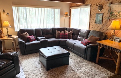 Moonridge Casa | Switzerland - Cozy cabin set among the fragrant pine trees with peekaboo views of both ski resorts!