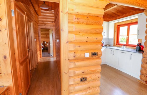 Castle Bytham Cabaña | SYCAMORE LODGE, ideal para familias en Greetham, Rutland, Ref 972995