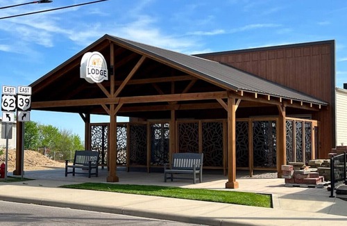 Berlin Apartamento | Sycamore Suite · Romantic Getaway on Main Street - Sycamore Suite