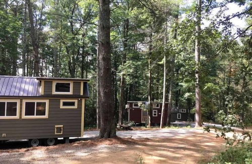 Clarkesville Cabina | Sycamore Tiny Home at Bleu Canoe Campground