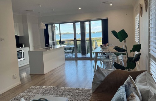 Taren Point Casa | Sydney Waterfront Beach House