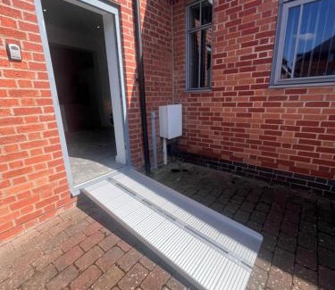 Leicester Casa | Syster Properties Comfortable Leicester Glen Cottage Stay with Free Parking LE3