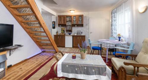 Turi Apartamento | Türi Holiday Home, a simple house