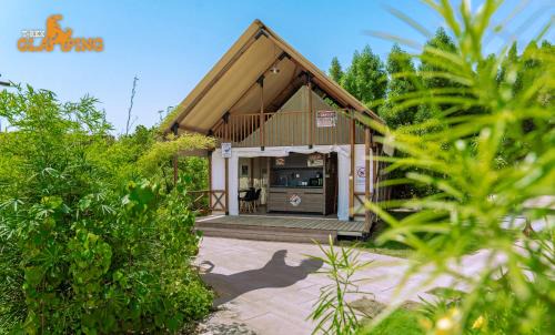 Jebel Ali Otro | T-Rex Glamping