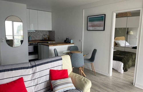 Cotes d'Armor Apartamento | T2 apartment with breathtaking sea view - St-Quay-Portrieux