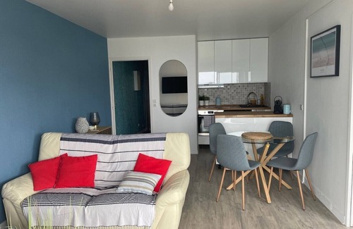 Cotes d'Armor Apartamento | T2 apartment with breathtaking sea view - St-Quay-Portrieux