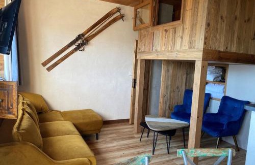 Courchevel Apartamento | T2 cabine Courchevel avec accès piste, parking et wifi - FR-1-514-22