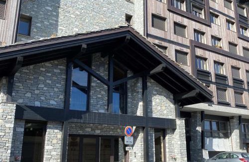 Courchevel Apartamento | T2 cabine Courchevel avec accès piste, parking et wifi - FR-1-514-22