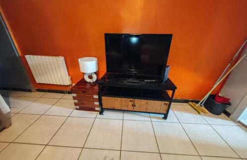 Blois Apartamento | T2 COMPLET BLOIS Centre 38 M2-Parking et linge inclus