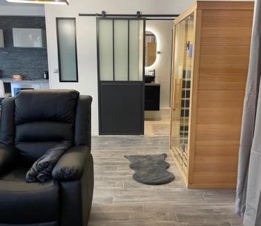 Quartier Croix-Daurade Apartamento | T2 rénové, jaccuzi, sauna, sièges massants, jardin, parking, métro