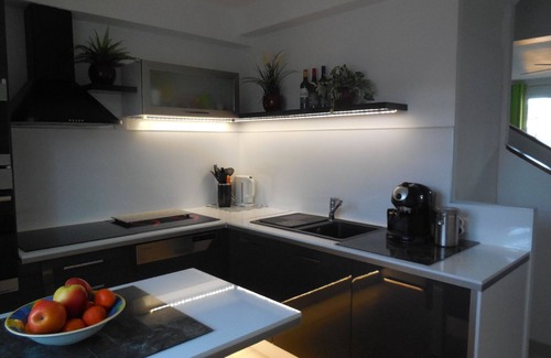 Sainte-Croix-du-Verdon Apartamento | SANTA CRUZ DE VERDON APPART DUPLEX VISTA A LA VISTA DEL LAGO DE 70 m 2 WIFI TV SAT Astra1kr Parking.