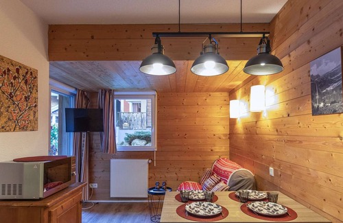 Cauterets Apartamento | Apartamento T3 con terraza, jardín y piscinas en Cauterets