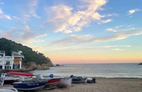 Tamariu Apartamento | T3 · Charming seaside escape with stunning views