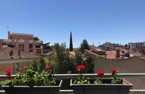 Le Busca Casa | T3 DÚPLEX CERCA DE GRANDE REDONDA CON APARCAMIENTO