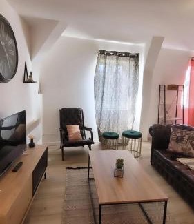 Neris-les-Bains Apartamento | T3 rénové en face des Thermes