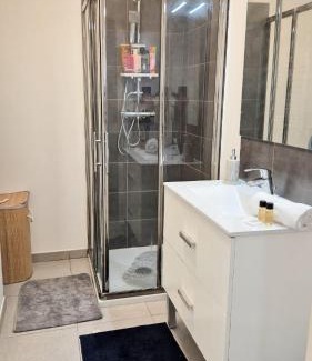 La Trinite Apartamento | T4 avec grande terrasse - BBQ - parking