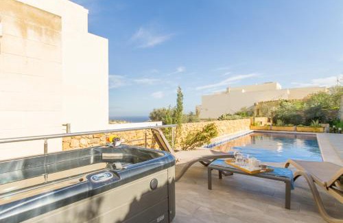 Xaghra Casa | Ta'Siku Gozitan villa Pool & hot tub - Happy Rentals