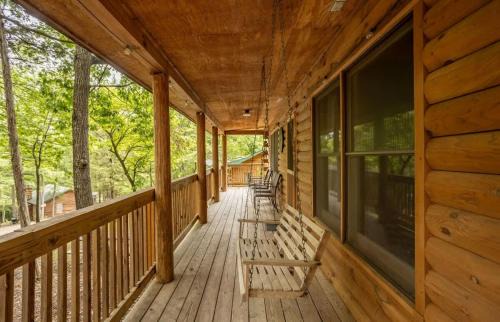 Shell Knob Casa | Table Rock Lake Cabin - Sassafras #14 with Lake Access Hot Tub Outdoor Pool