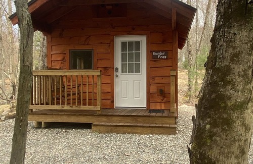 Sand Lake Cabina | Taborton Harvest Boulder Pines Cabin in the woods