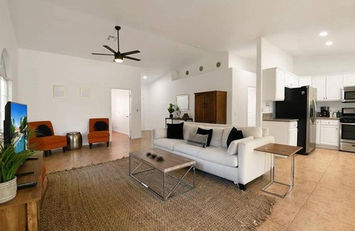 Cathedral City Casa | Tachevah by AvantStay RELAX LIKE A ROCKSTAR POOL HOT TUB GROTTOGOLF