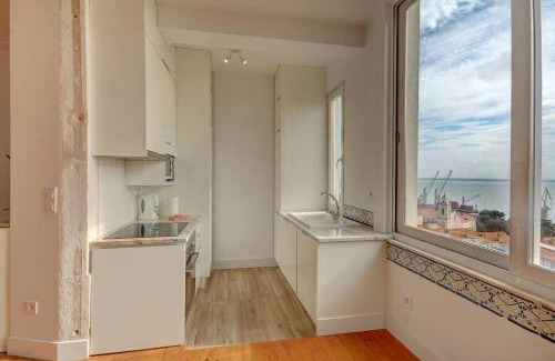 Santa Engracia Apartamento | Tagus Sunrise in Lisbon by Innkeeper