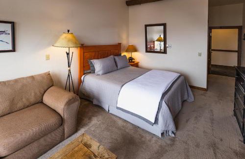 Estes Park Hotel | Taharaa Mountain Lodge