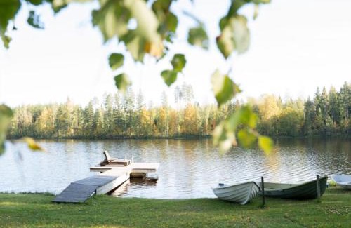 Tahkovuori Villa | Tahkon Riihiranta - 4 bedroom villa with lake view - Tilava mökki rantanäkymin