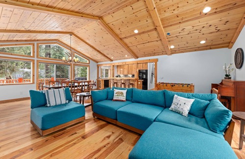 Tahoe Pines Casa | Tahoe Grand Luxury West Shore - Pet Friendly + Hot Tub Walk to Beach!