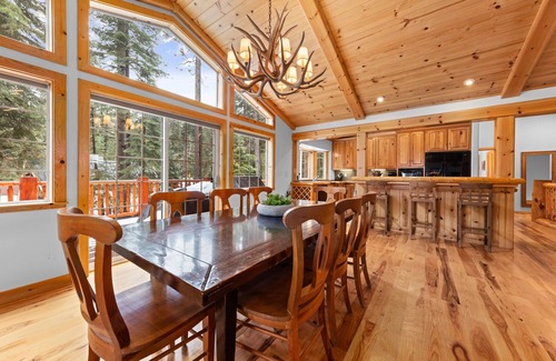 Tahoe Pines Casa | Tahoe Grand Luxury West Shore - Pet Friendly + Hot Tub Walk to Beach!